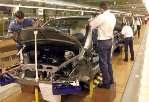 Mercedes ar putea face maşini în România
